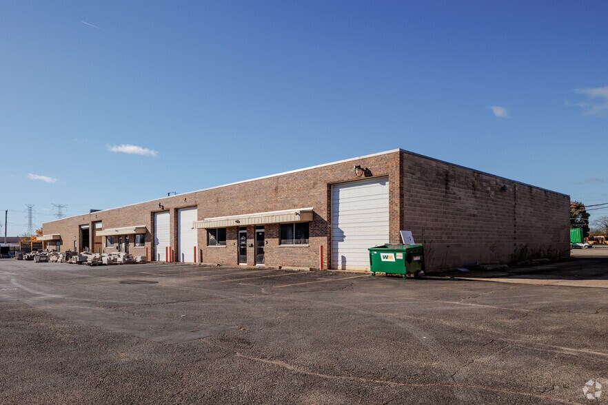More Photos Of 180 Shepard Ave, Wheeling Warehouse For Sale