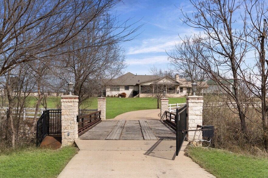 More Photos Of 9424 Hackberry Rd, Holland Land For Sale