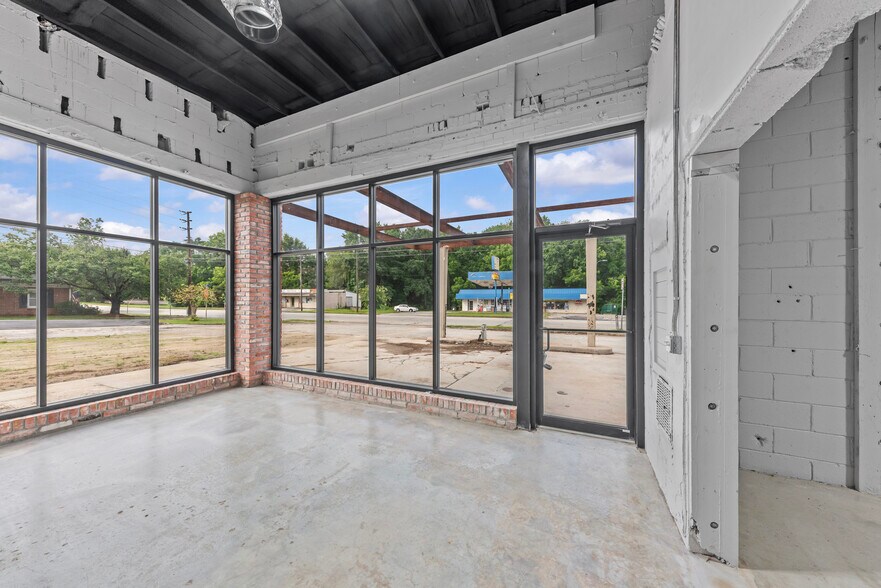 More Photos Of 4800 Lamb Ave, Union Point Service For Sale