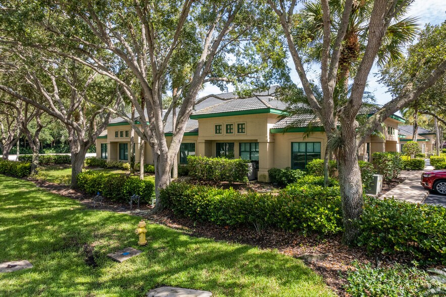More Photos Of 9975 Tamiami Trl N, Naples Medical For Lease