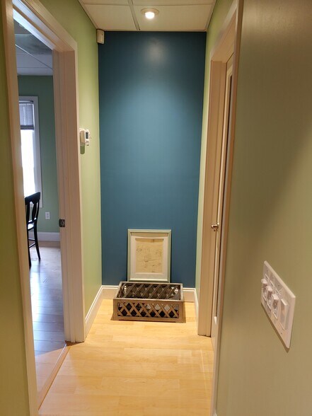 More Photos Of 304 Federal Rd, Brookfield Office For Lease