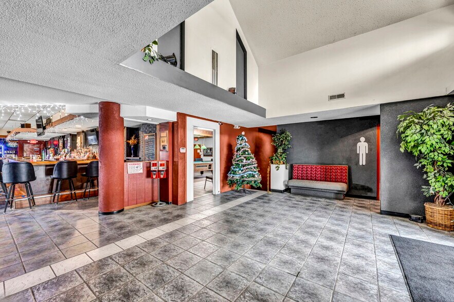 More Photos Of 5348 E Lake Rd, Sheffield Lake Restaurant For Sale
