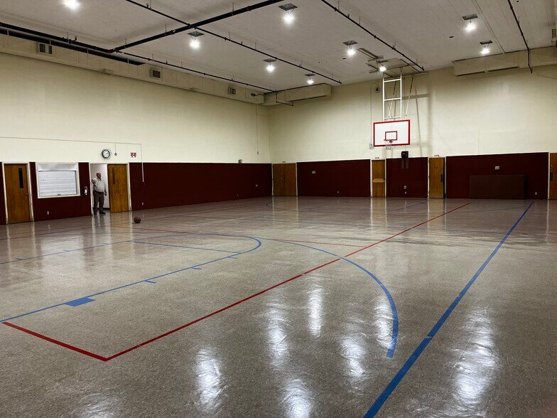 More Photos Of 7600 Woodrow Ave, Austin Schools For Lease
