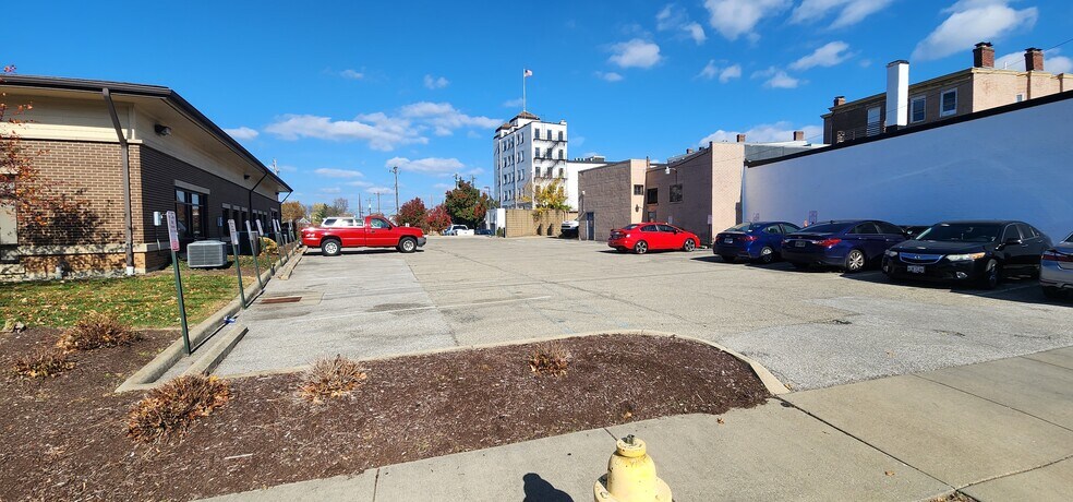 More Photos Of 4545 Montgomery Rd, Cincinnati Storefront For Lease