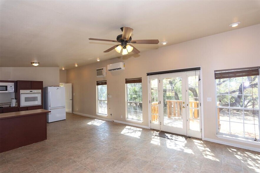 More Photos Of 30303 Ranch Road 12, Dripping Springs Office For Lease