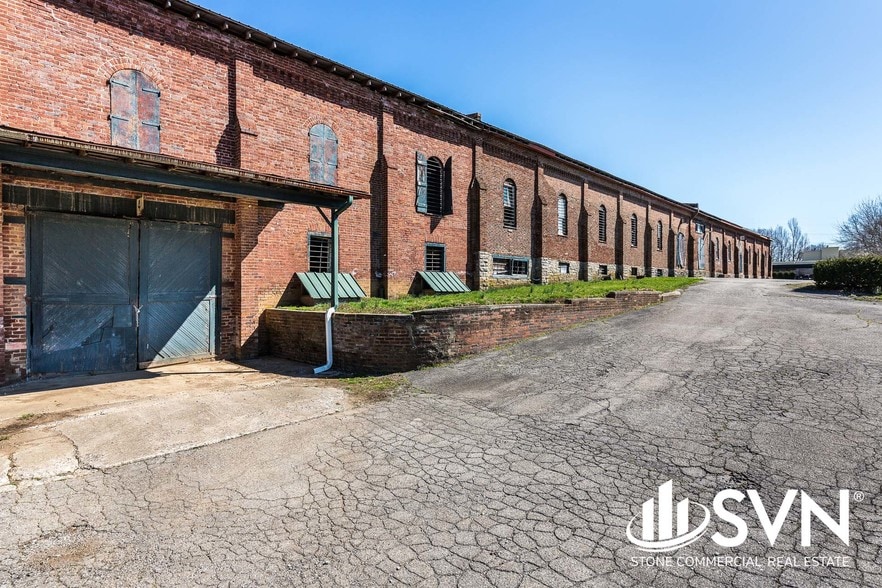More Photos Of 2370 Sandersville Rd, Lexington Industrial For Lease