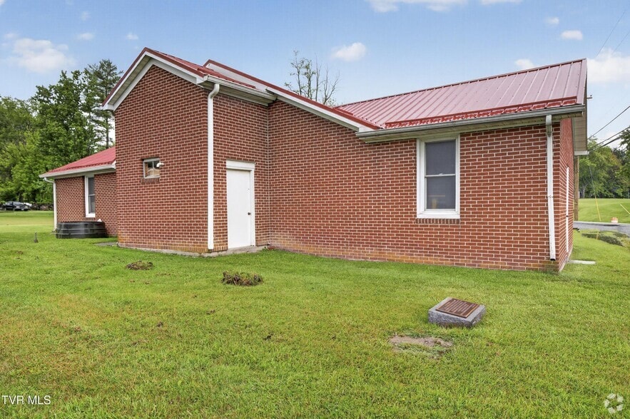 More Photos Of 302 Crescent Dr, Glade Spring Religious Facility For Sale
