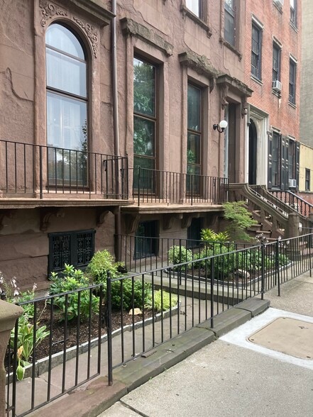 More Photos Of 818-824 Pine St, Philadelphia Medical For Lease