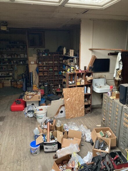 More Photos Of 323 5th Ave, Troy Storefront For Sale