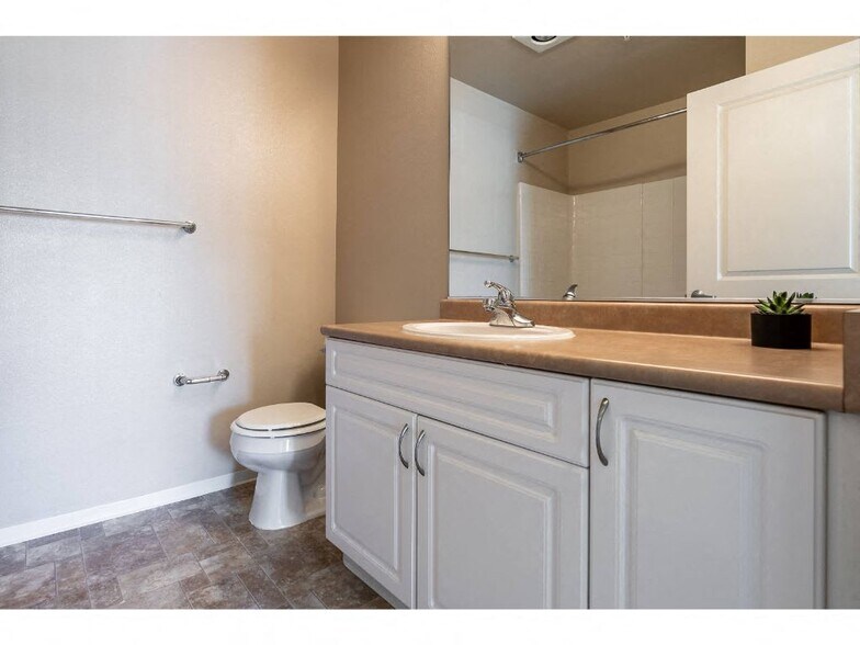 More Photos Of 315 1st Ave W, Seattle Apartments For Lease