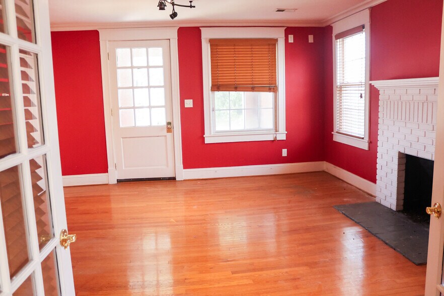 More Photos Of 1102 N Main St, High Point Storefront For Lease