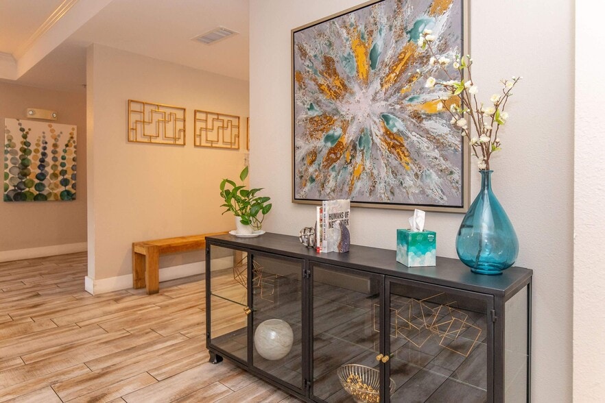 More Photos Of 1027 Washington Ave, Golden Apartments For Lease