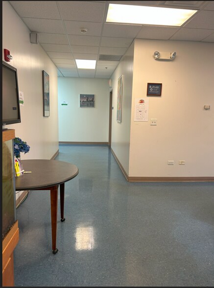 More Photos Of 14240 Dante Ave, Dolton Loft Creative Space For Lease