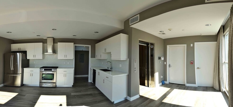 More Photos Of 600 S La Brea Ave, Los Angeles Storefront Retail Residential For Sale