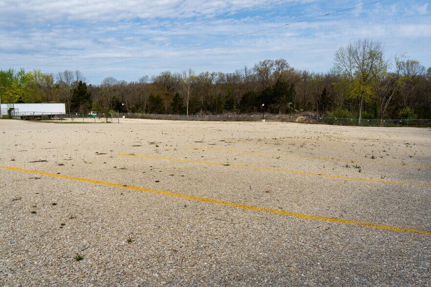 More Photos Of 4687 US-50, Leslie Specialty For Sale