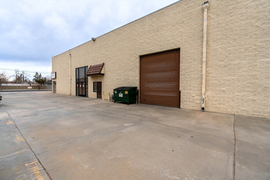 More Photos Of 39360 3rd St E, Palmdale Warehouse For Sale