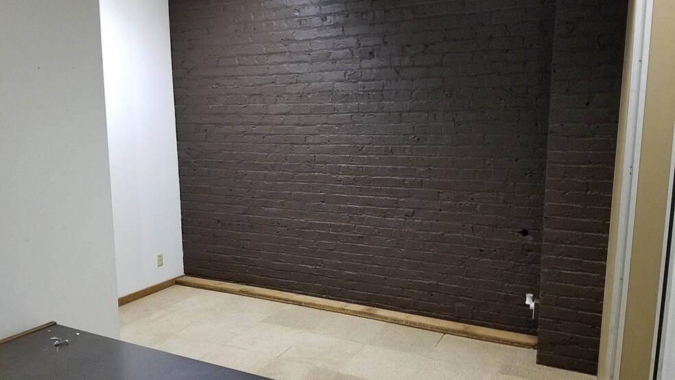 More Photos Of 25 S 15th St, Council Bluffs Loft Creative Space For Sale