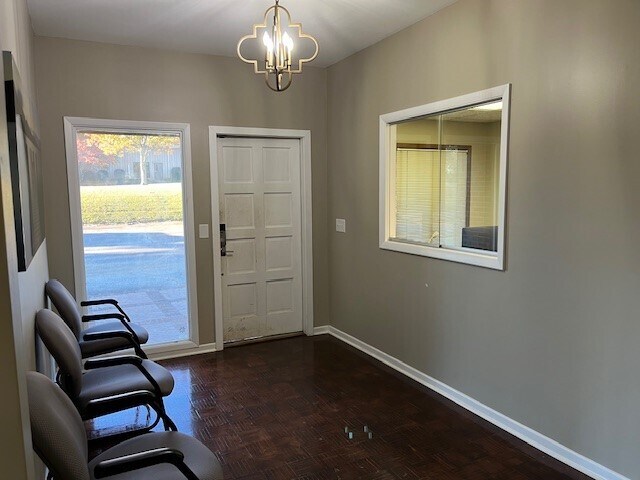 More Photos Of 1019 Thousand Oaks Blvd, Greenville Office For Lease