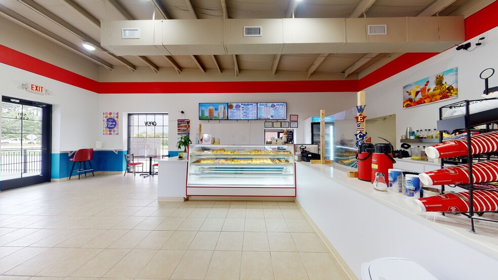 More Photos Of 5111 Common St, Lake Charles General Retail For Lease