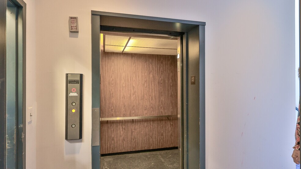 More Photos Of 2 Commerce Blvd, Palm Coast Warehouse For Lease