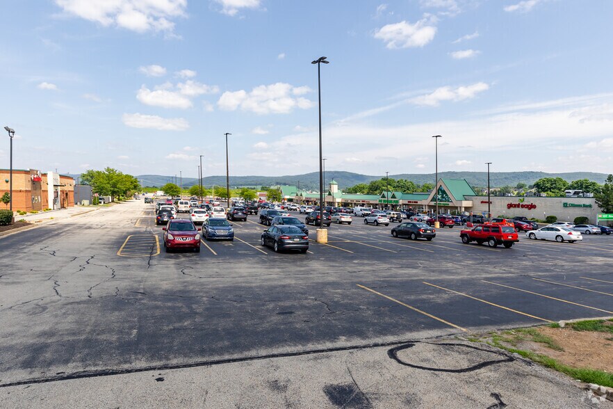 More Photos Of 1050-1072 Mountain Laurel Plz, Latrobe Freestanding For Lease