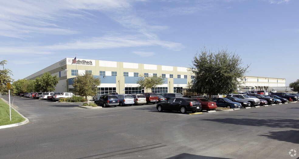 More Photos Of 660 N Pioneer Ave, Woodland Industrial For Sale