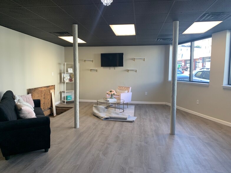 More Photos Of 488 Grafton St, Worcester Storefront Retail Office For Lease