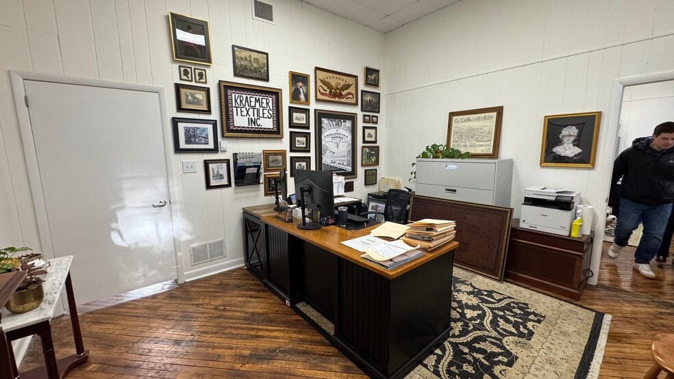 More Photos Of 240 S Main St, Nazareth Flex For Lease