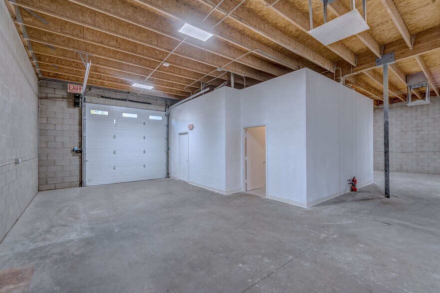 More Photos Of 1216 E Pennsylvania St, Tucson Warehouse For Lease
