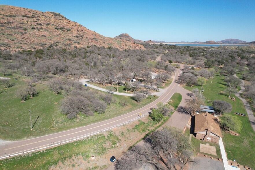 More Photos Of 42851 E County Road 1470, Lone Wolf Land For Sale