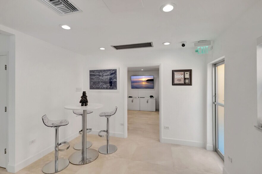 More Photos Of 337 Alcazar Ave, Coral Gables Office For Lease