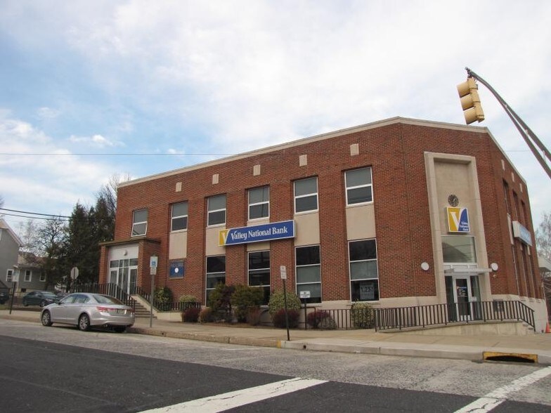 Primary Photo Of 207 Hackensack St, Wood-Ridge Bank For Lease