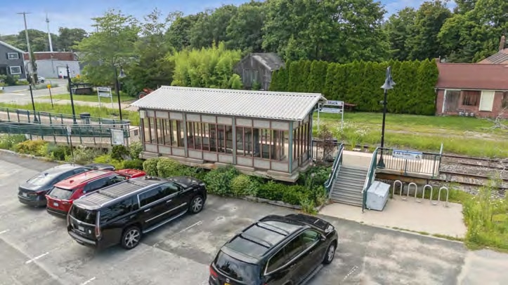 More Photos Of 95 Love Ln, Mattituck Freestanding For Sale