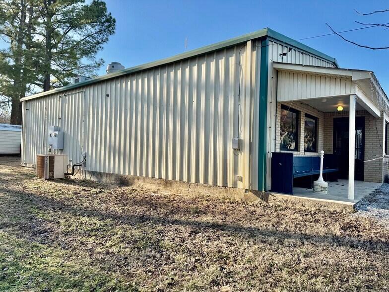 More Photos Of 52 Main St, Mount Pleasant General Retail For Sale