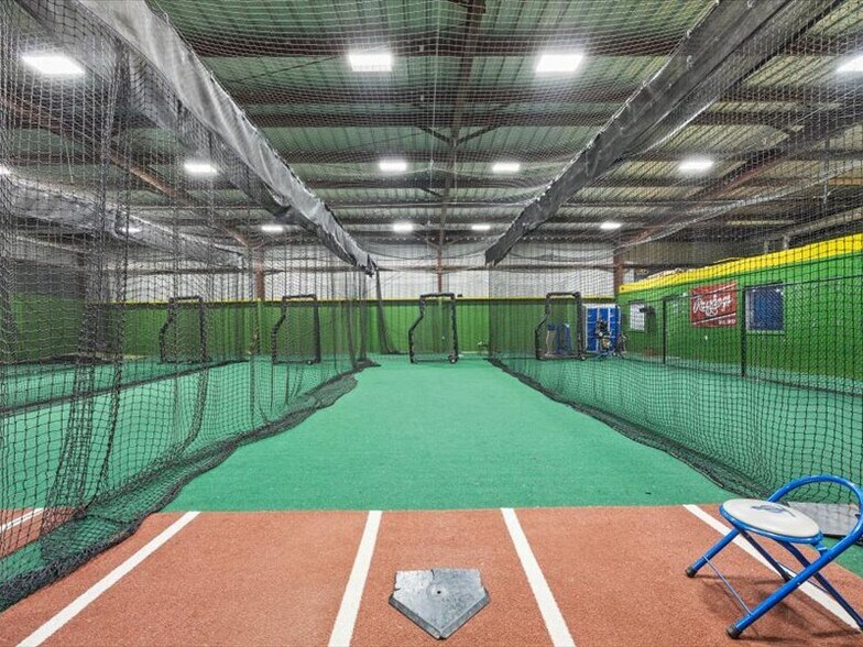 More Photos Of 505 County Line Rd, Rockwall Flex For Sale