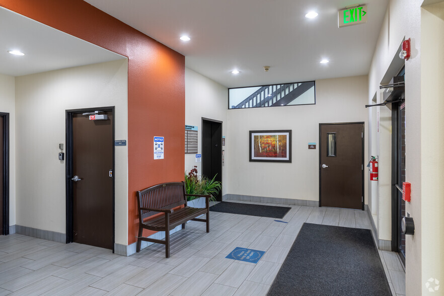 More Photos Of 7889 S Lincoln Ct, Littleton Medical For Lease