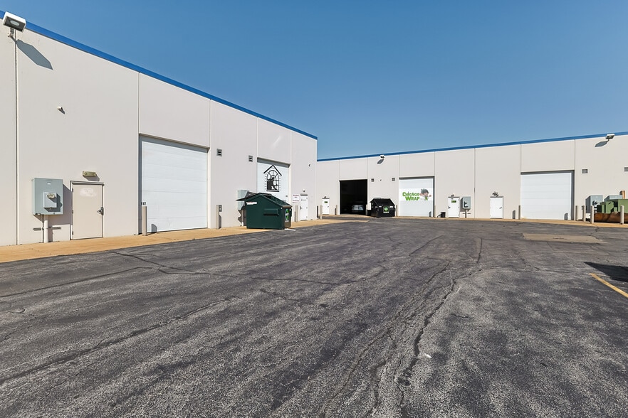 More Photos Of 1585 Beverly Ct, Aurora Warehouse For Sale