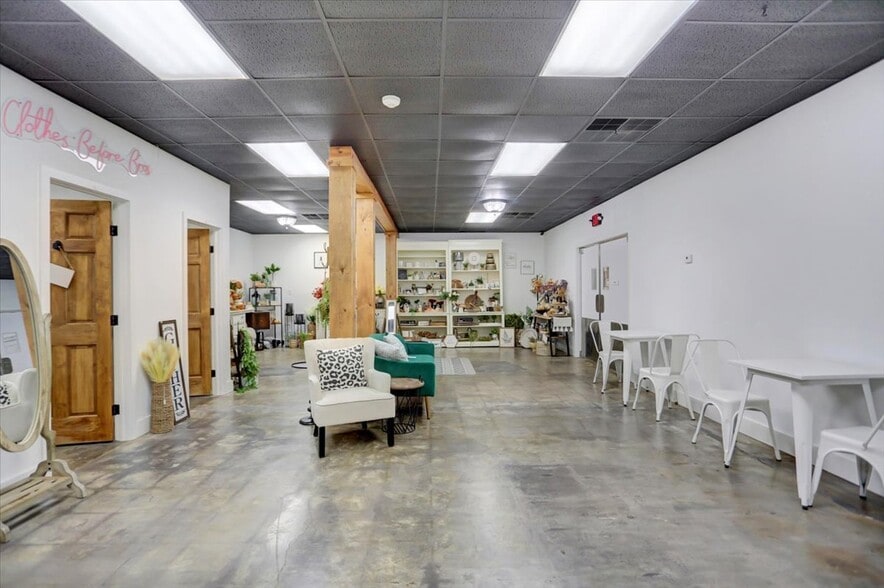 More Photos Of 140 W Orange St, Shippensburg Storefront For Sale