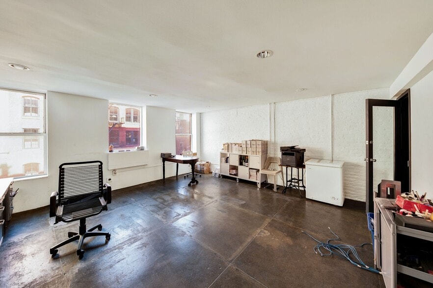 More Photos Of 185 Franklin St, New York Office For Sale