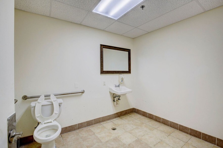 More Photos Of 2045-2047 State Route 35, South Amboy Storefront Retail Office For Lease