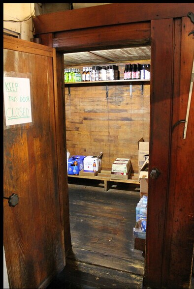 More Photos Of 3036 E State St, Hermitage Bar For Sale