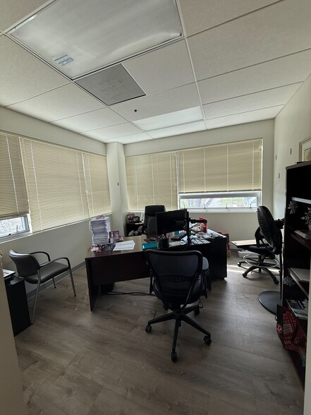 More Photos Of 456 Chestnut St, Lakewood Office For Lease