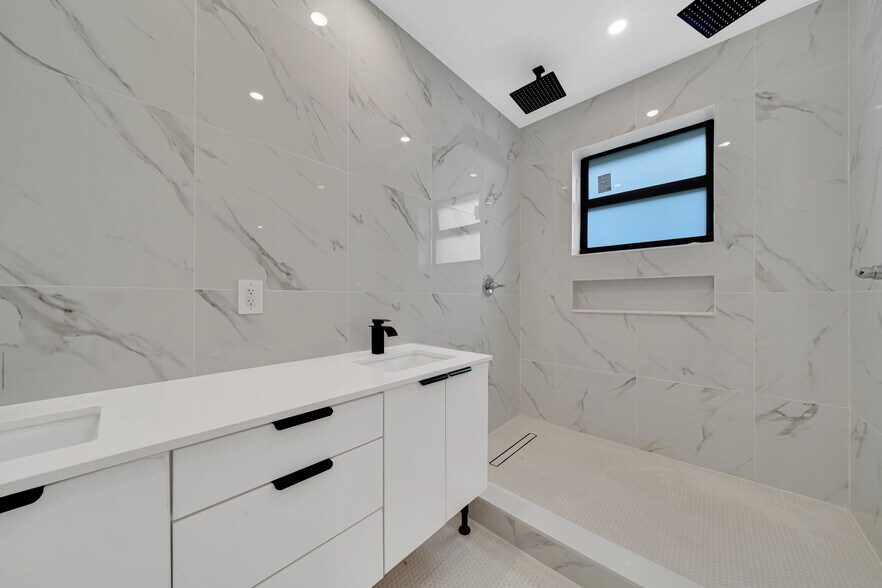 More Photos Of 1370 SW 5th St, Miami Apartments For Sale