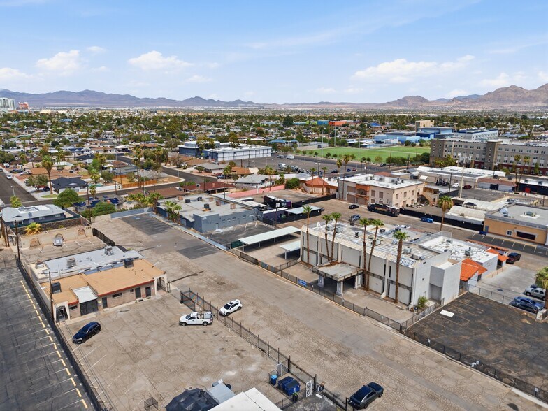 More Photos Of 844 E Sahara Ave, Las Vegas Loft Creative Space For Lease