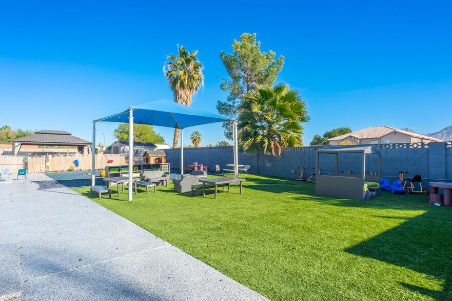 More Photos Of 555 Page St, Las Vegas Daycare Center For Lease