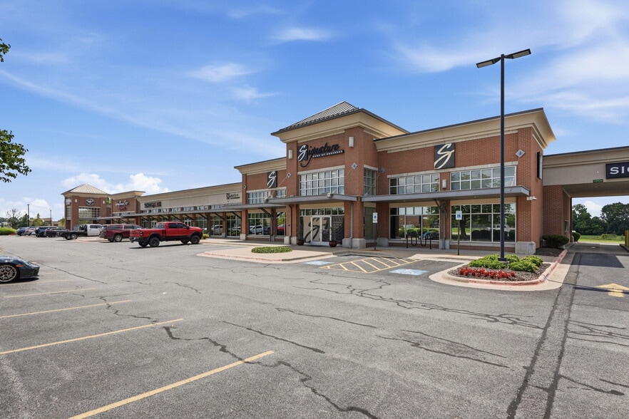 More Photos Of 700 SE Walton Blvd, Bentonville Unknown For Lease