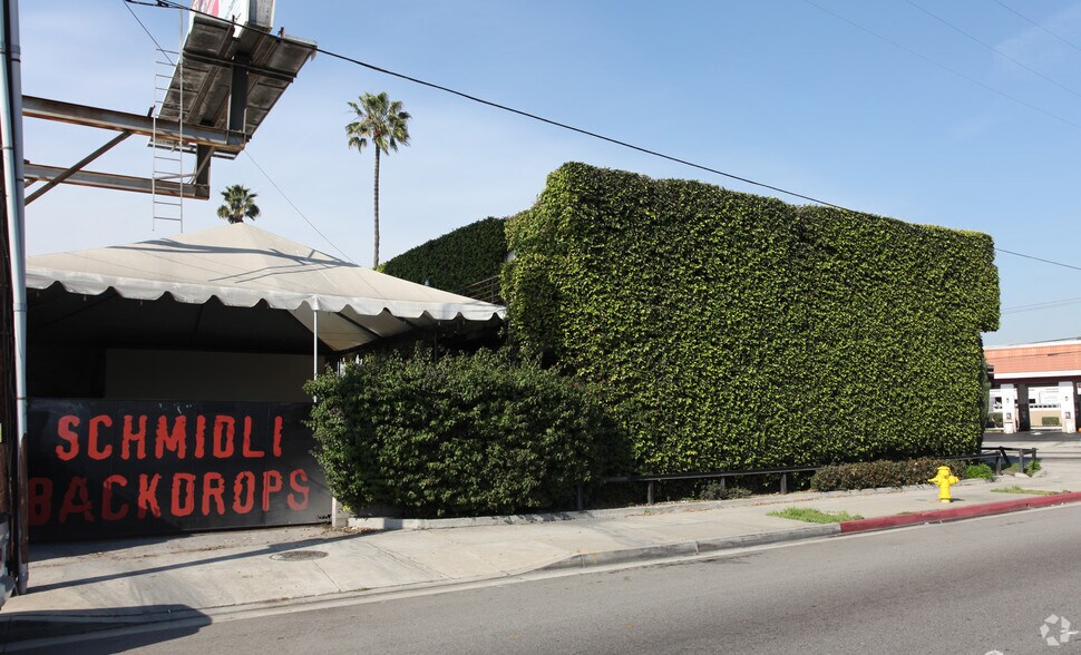 More Photos Of 5830 Adams Blvd, Culver City Showroom For Sale