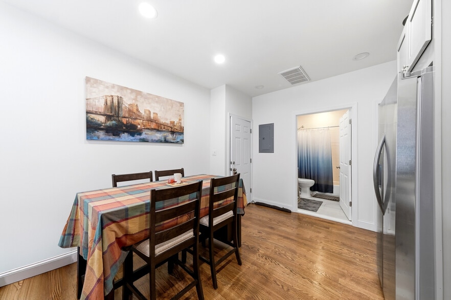 More Photos Of 272 Broadway, Bethpage General Retail For Sale