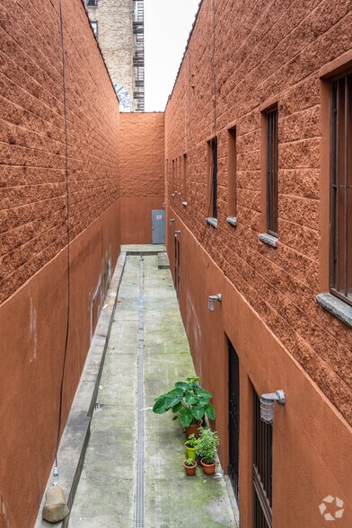 More Photos Of 2001-2011 Westchester Ave, Bronx Storefront For Lease