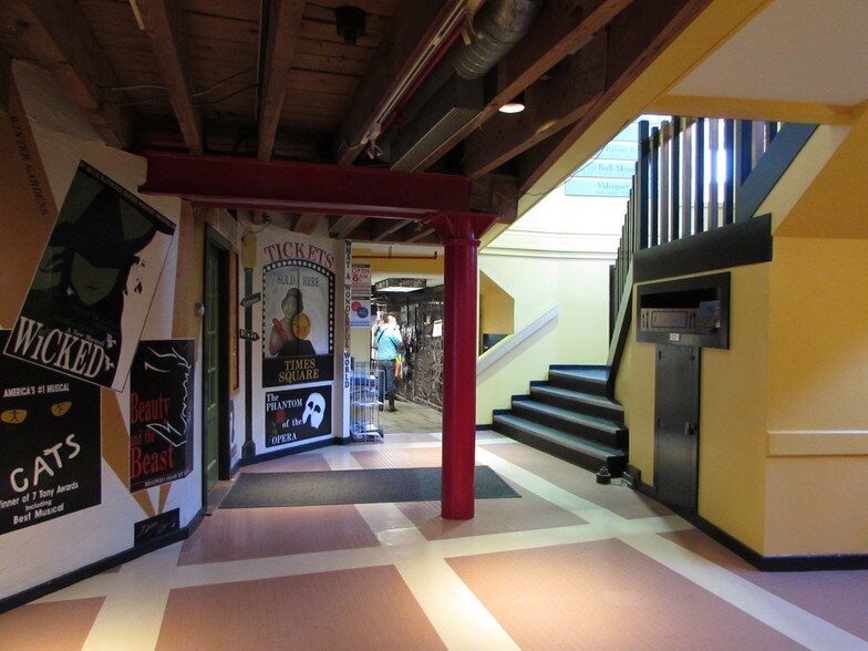 More Photos Of 151 Middle St, Portland Storefront Retail Residential For Lease